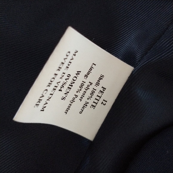 L.L. Bean Navy Single Breasted Classic Traveler Blazer 12P - Picture 8 of 11